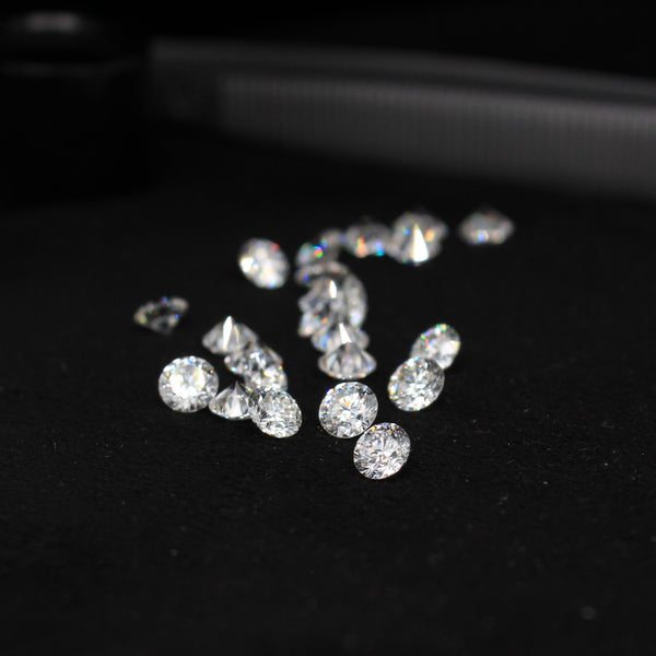 ROUND DEF SI2 2.7-3.3MM +11 LOOSE DIAMONDS