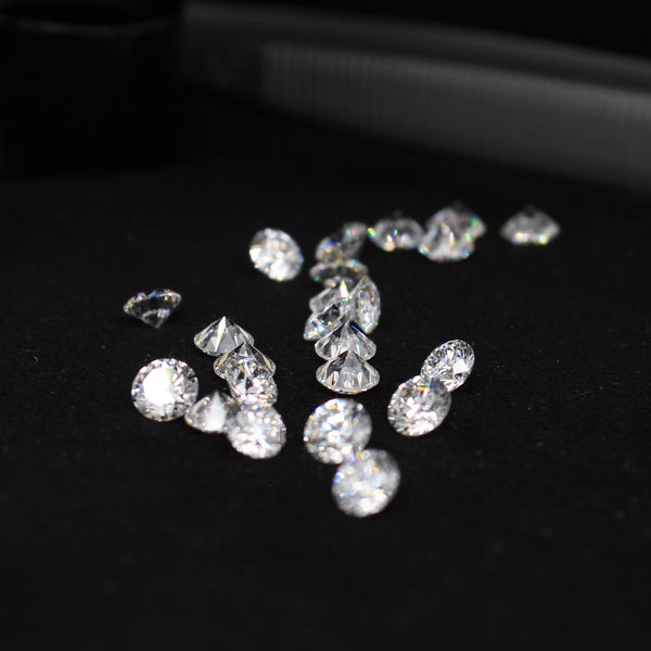 ROUND DEF VS1 2.7-3.3MM +11 LOOSE DIAMONDS