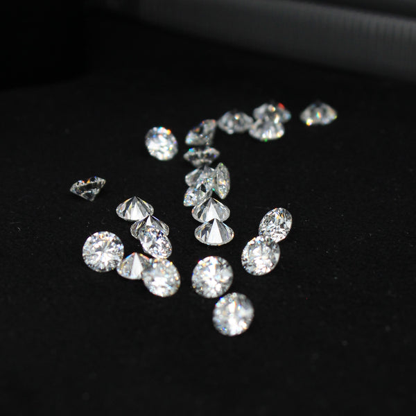ROUND DEF VS2 2.7-3.3MM +11 LOOSE DIAMONDS