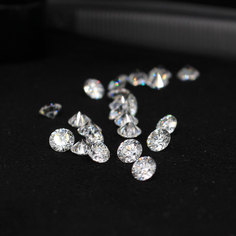 ROUND DEF VVS1 2.7-3.3MM +11 LOOSE DIAMONDS