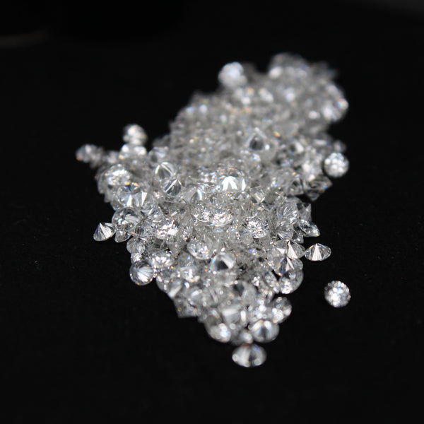 ROUND DEF VVS2 2.7-3.3MM +11 LOOSE DIAMONDS