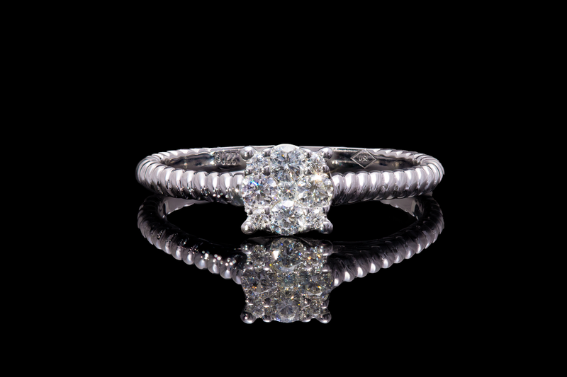 Circle Cluster Diamond Ring